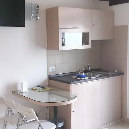 Sylvia And With Kitchenette Apartment Trapani