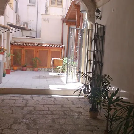 Sylvia Apartment Trapani